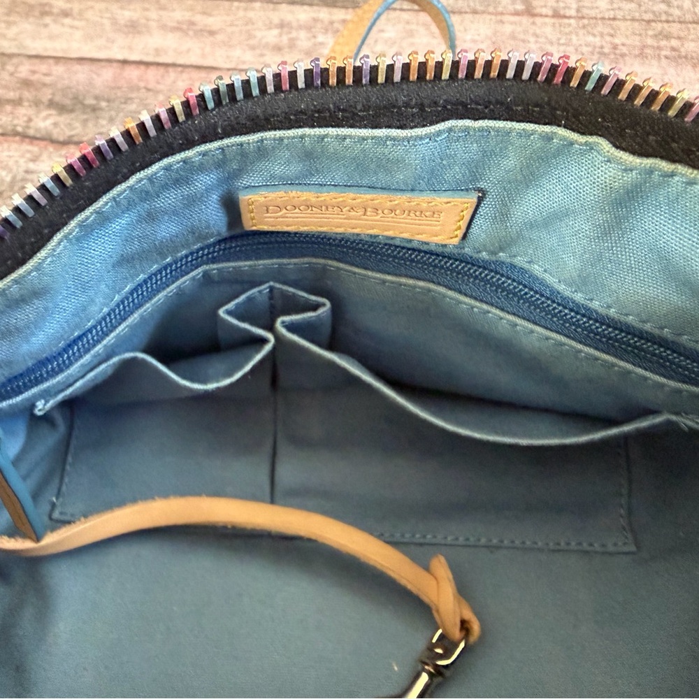 Dooney & Bourke Y2K Heart Print Barrel Bag - Picture 9 of 9